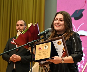 Университет за национално и световно стопанство: Студентката по право София Василева е победител в конкурса „Студент на годината на УНСС 2024”